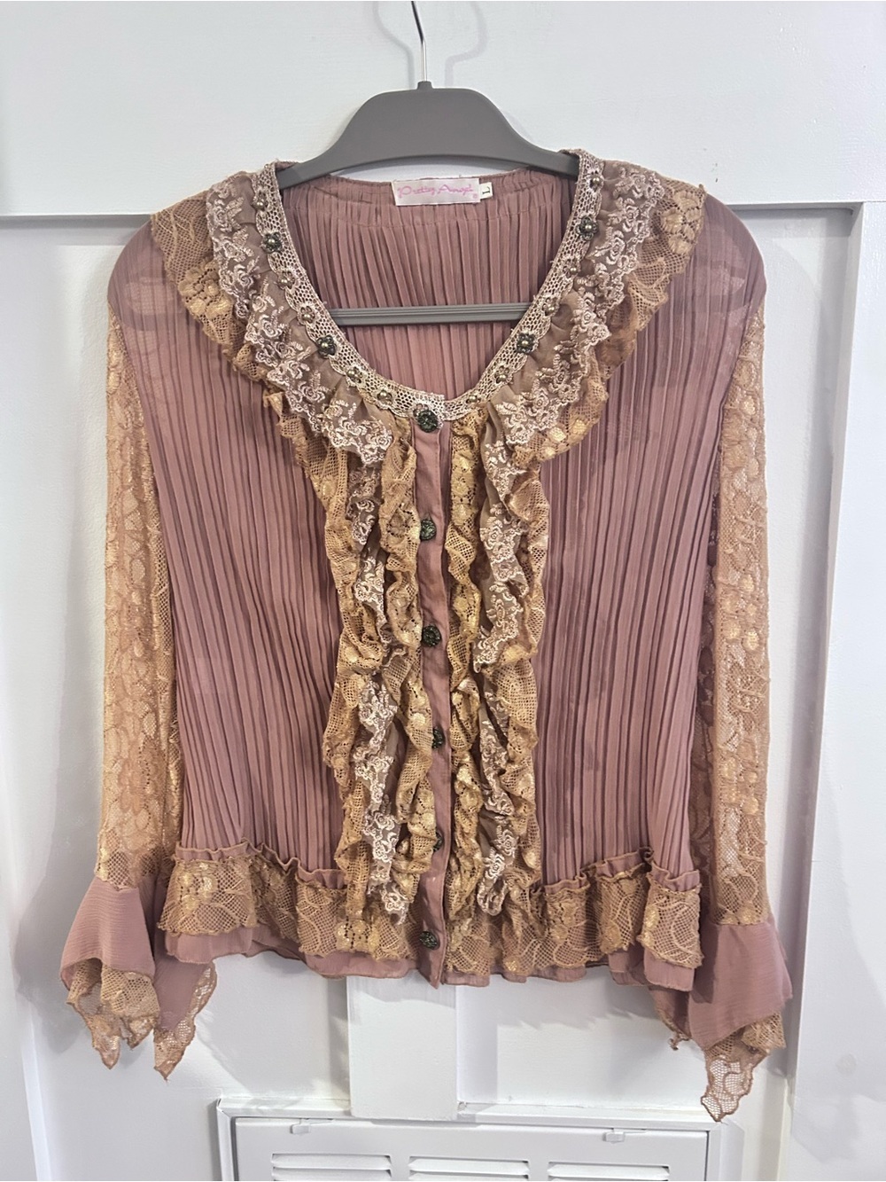 Vintage-Inspired Pink Lace Ruffle Button-Front Top - Picture 2 of 9